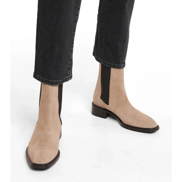 Aeyde • Simone 40 Suede Chelsea Boots ankle lug sole taupe beige snip square toe - Picture 1 of 14